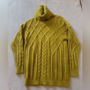 Forever 21 Women's Small Mustard Yellow Textured Turtleneck Sweater